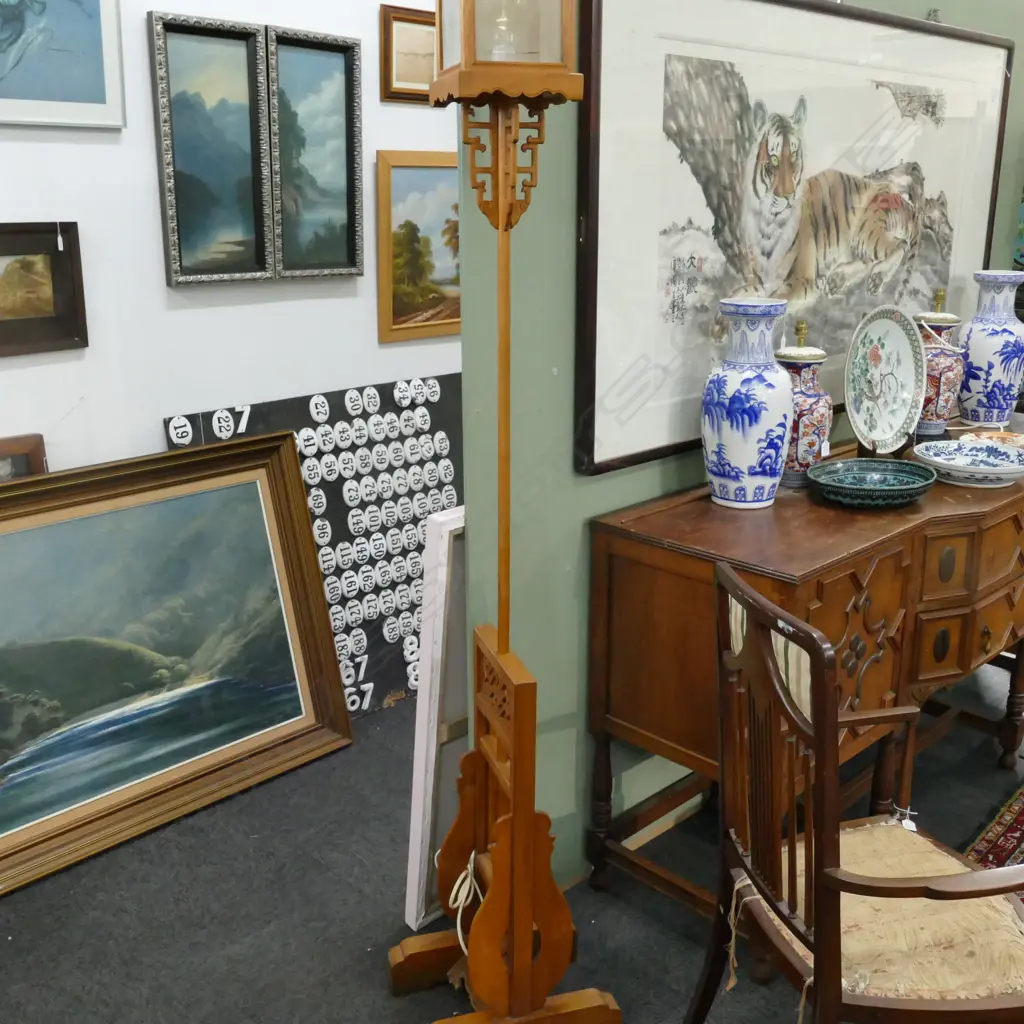 PR OF ORIENTAL STYLE FLOOR LAMPS 1.9M H Image 1++