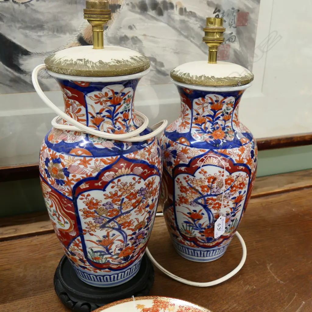 PR OF IMARI VASES WITH LATER ELECTRICAL LAMP FITTINGS H 320 MM Image 1++