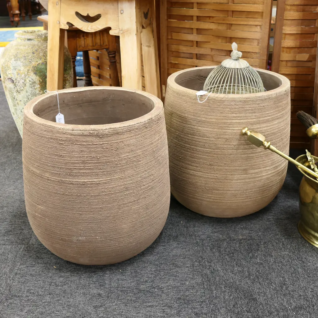 PR RUSTIC CERAMIC PLANTERS 420MM H Image 1++