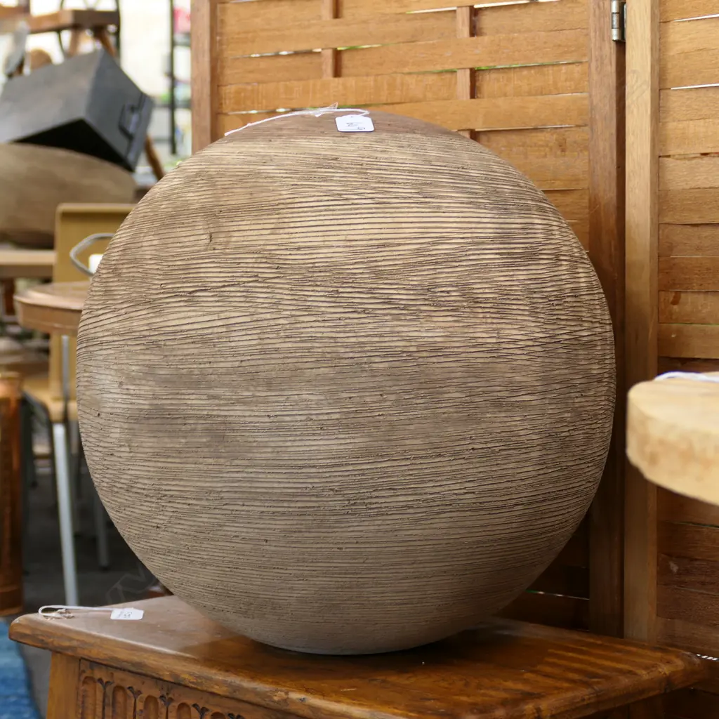 TEXTURED CERAMIC SPHERE 380MM H Image 1++