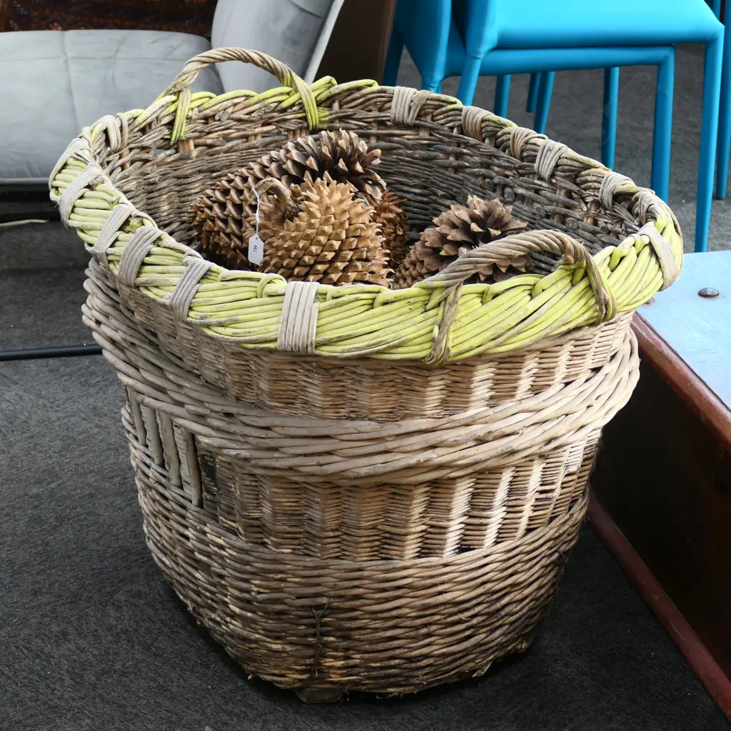 LARGE DELIVERY BASKET & OVERSIZED PINE CONES Image 1++