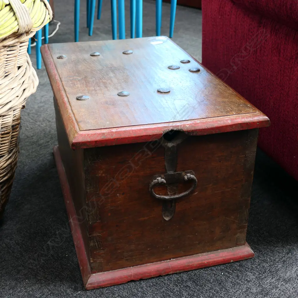 TEAK SMALL COFFER Image 1++