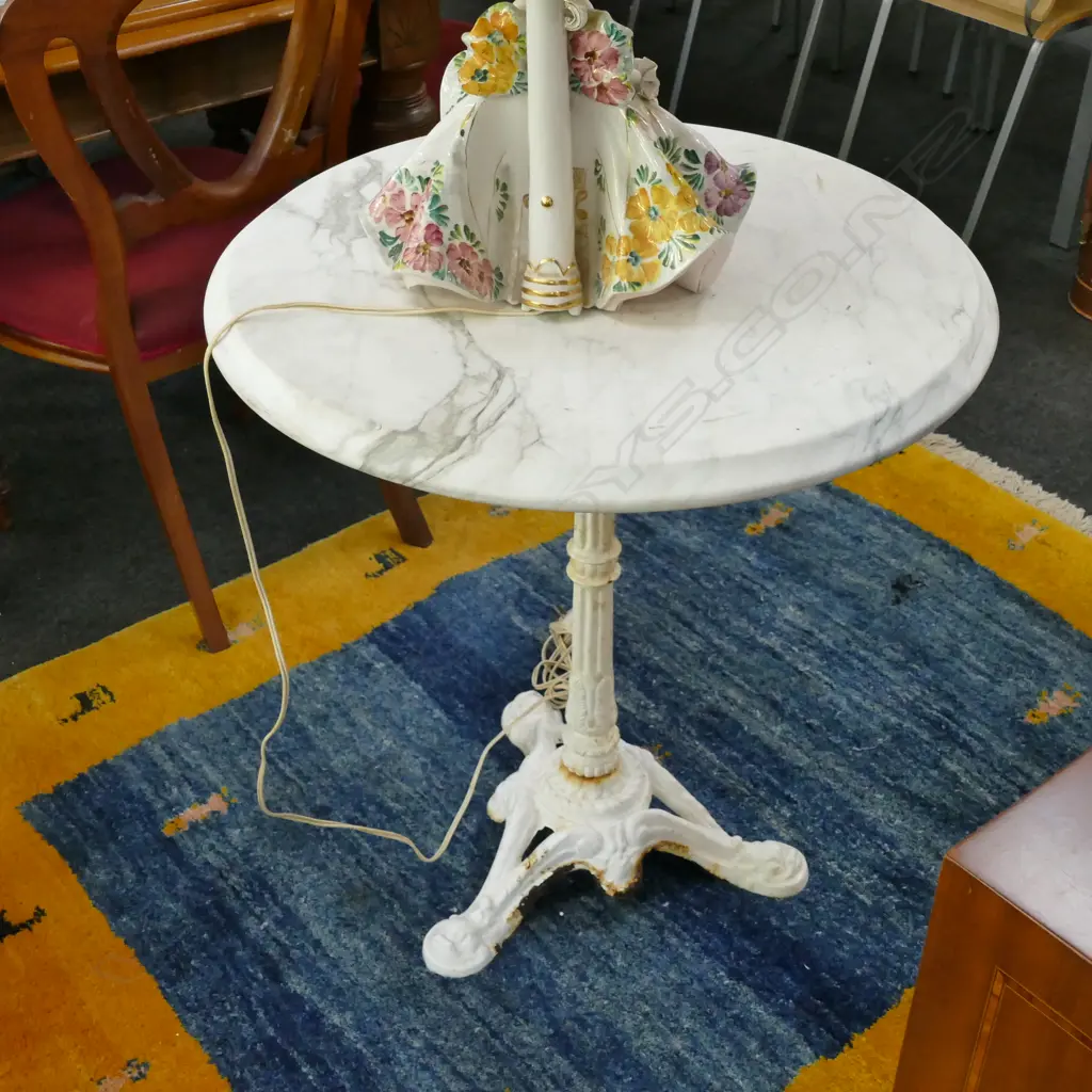 WHITE  CAST IRON GARDEN MARBLE TOP TABLE  Image 1++