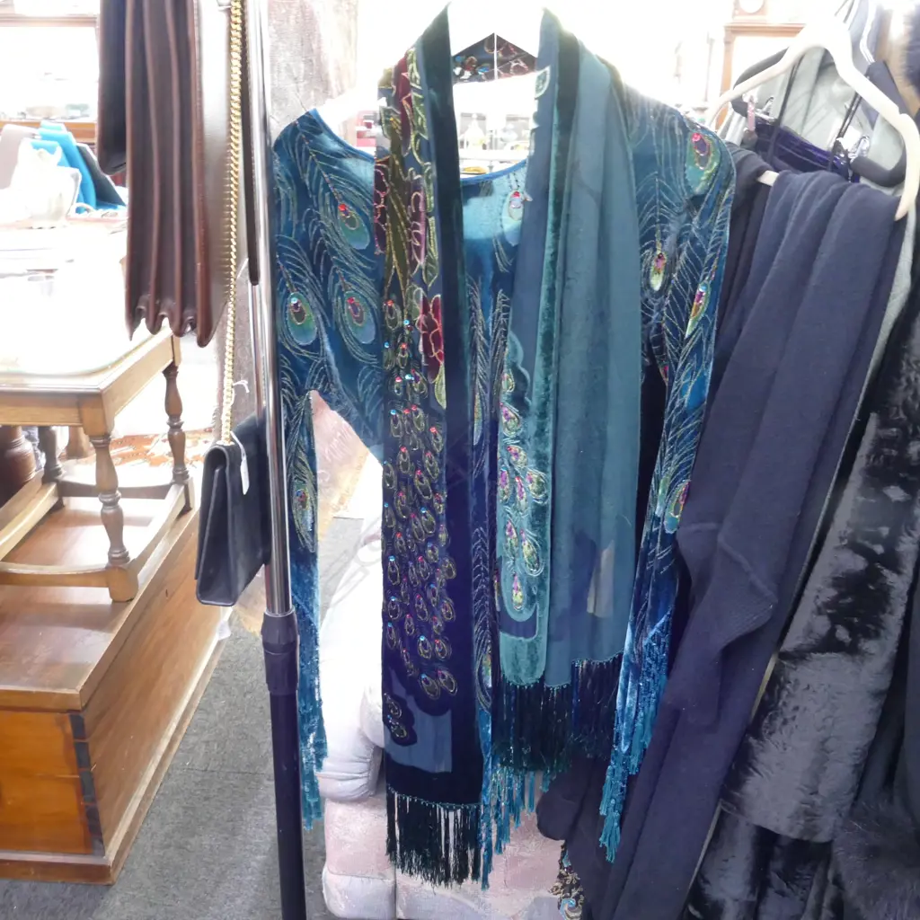 BEADED ART NOUVEAU STYLE TOP AND MATCHING SHAWL Image 1++