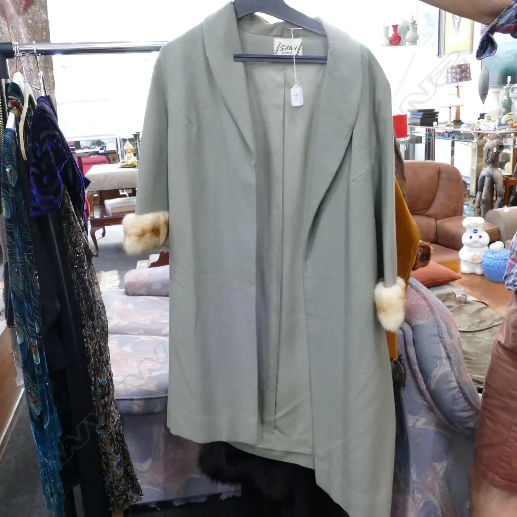 RETRO THREE QUARTER SLEEVE COAT Image 1++