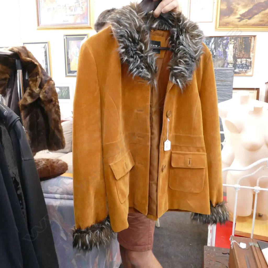 RETRO SUEDE JACKET Image 1++