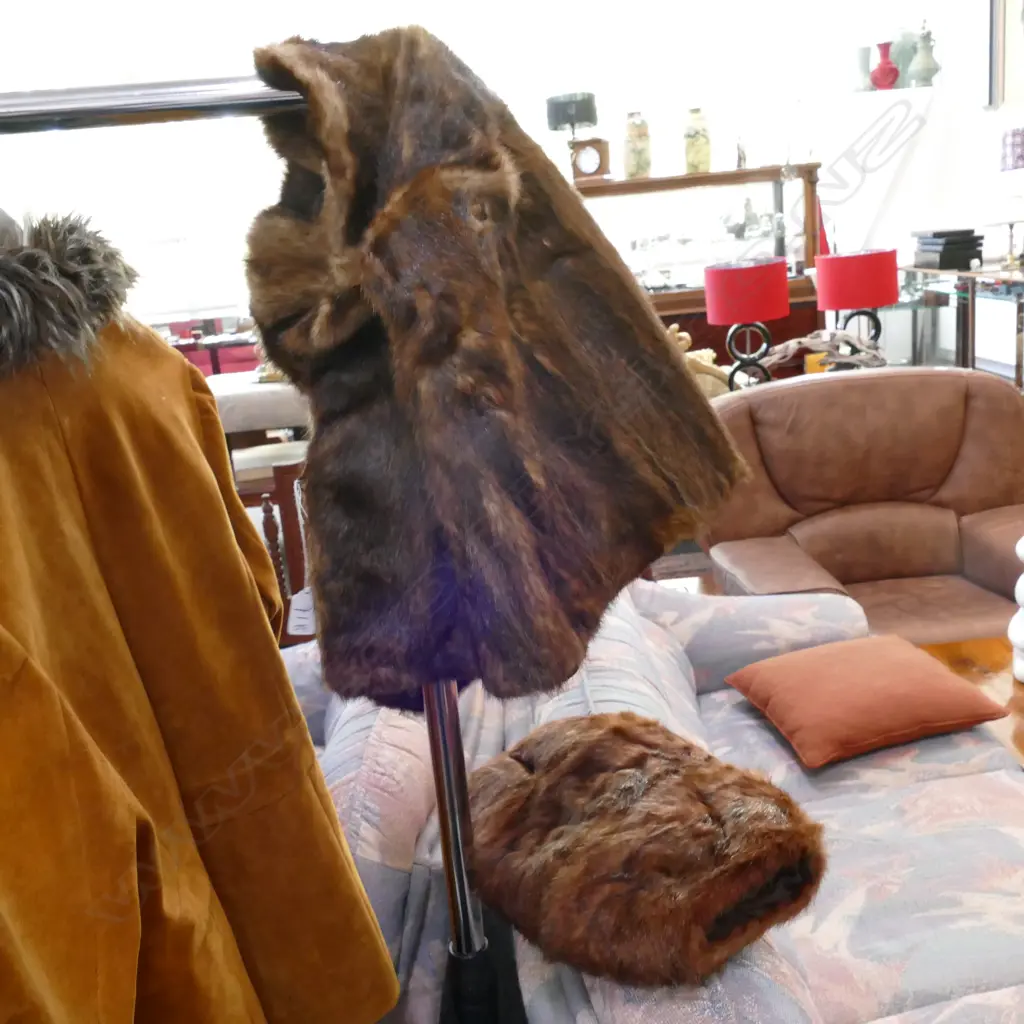 FUR CAPE AND MUFF Image 1++