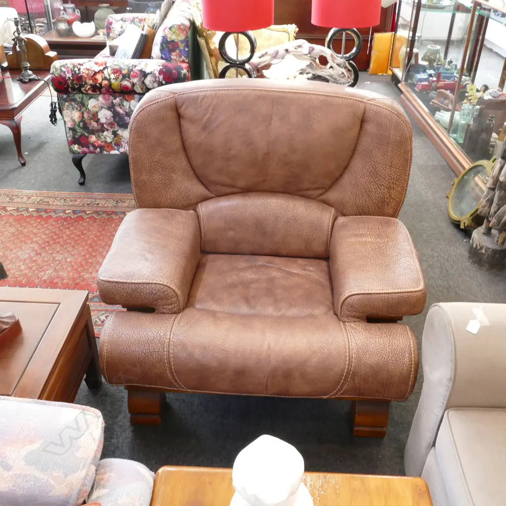 BROWN LEATHER ARMCHAIR Image 1++