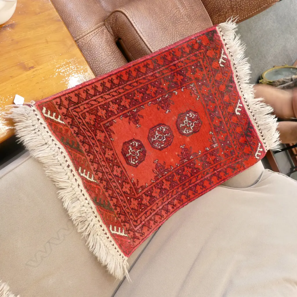 SMALL HAND WOVEN RUG 710 X 530MM  Image 1++