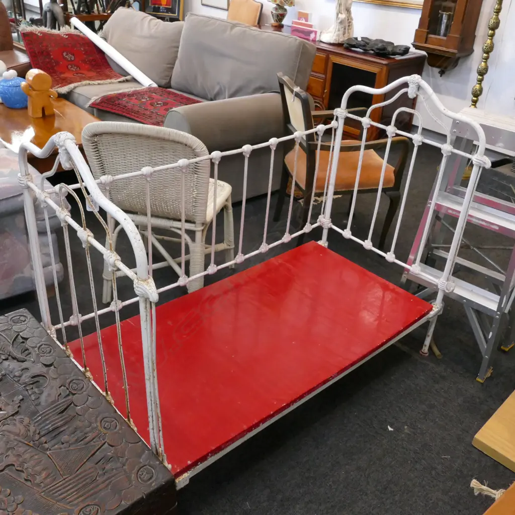 VIC IRON COT Image 1++