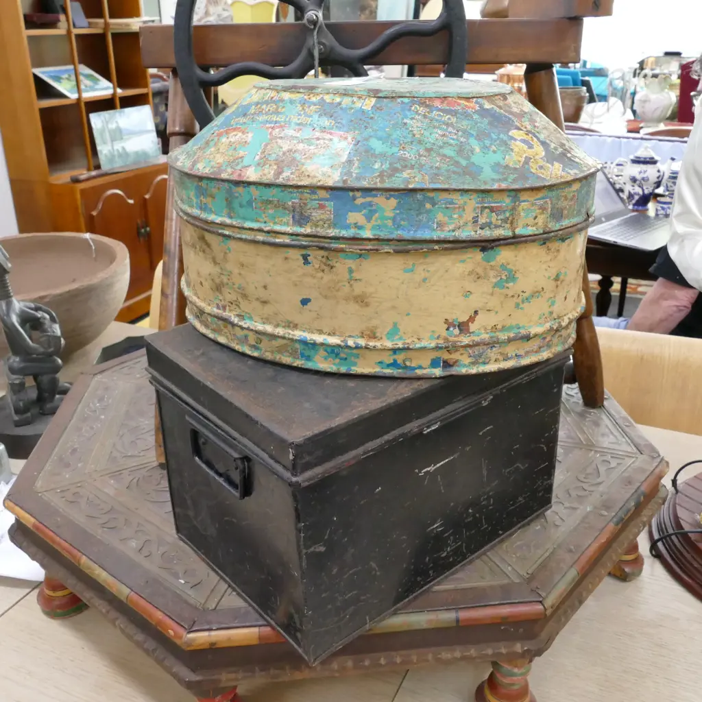 STRONG BOX AND UNIQUE TIN BOX Image 1++