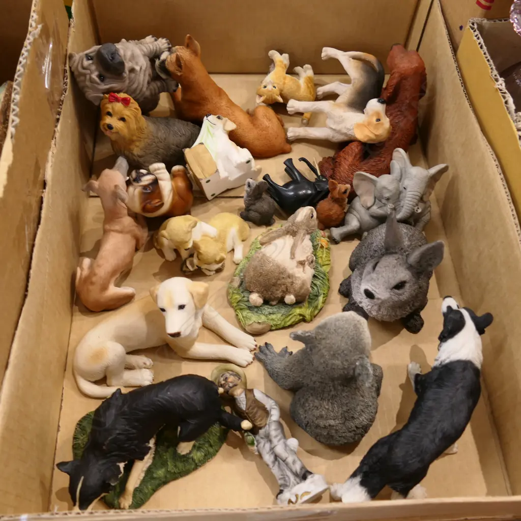 LOT ASSORTED ANIMAL FIGURES MOSTLY MADE IN ITALY Image 1++