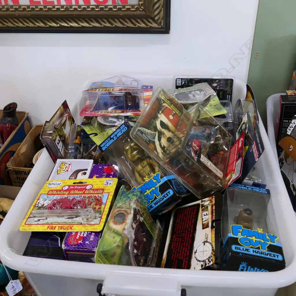 BOX LOT ASST BOXED TOYS Image 1++