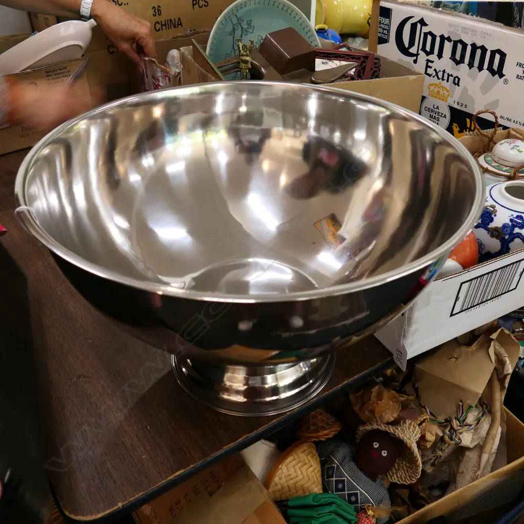 POLISHED STEEL CHAMPAGNE BUCKET 400MM Image 1++