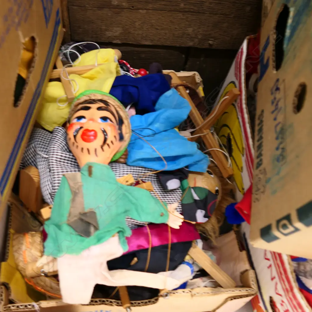 LOT ASST STRING PUPPETS/MARIONETTES Image 1++