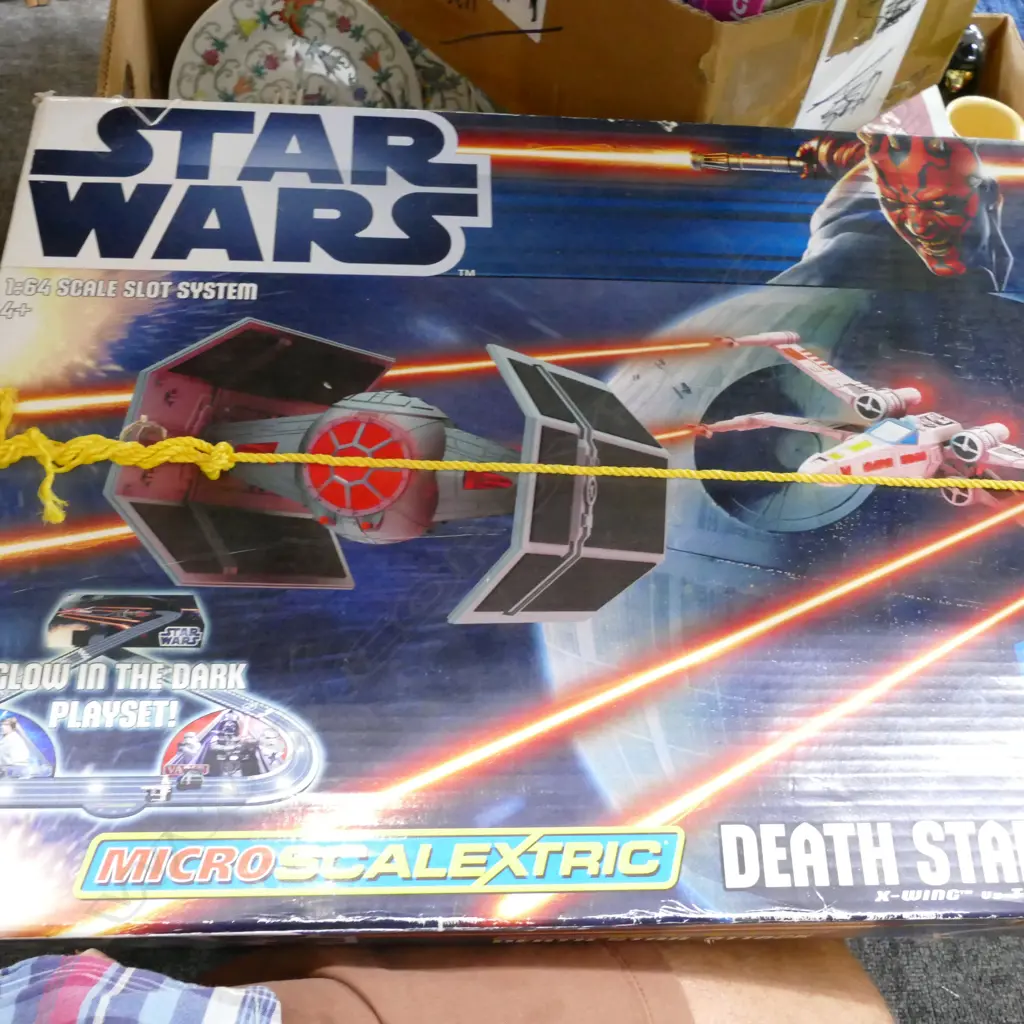 BOX LOT STAR WARS DEATH STAR ATTACK RACING TRACK GAME Image 1++