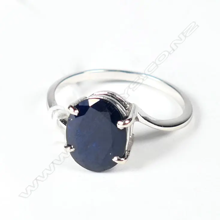 14k WHITE GOLD & SAPPHIRE RING Image 1++
