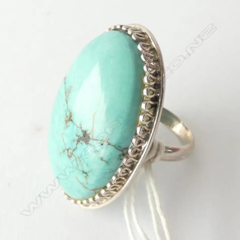 LGE OVAL TURQUIOSE & SILVER RING Image 1++