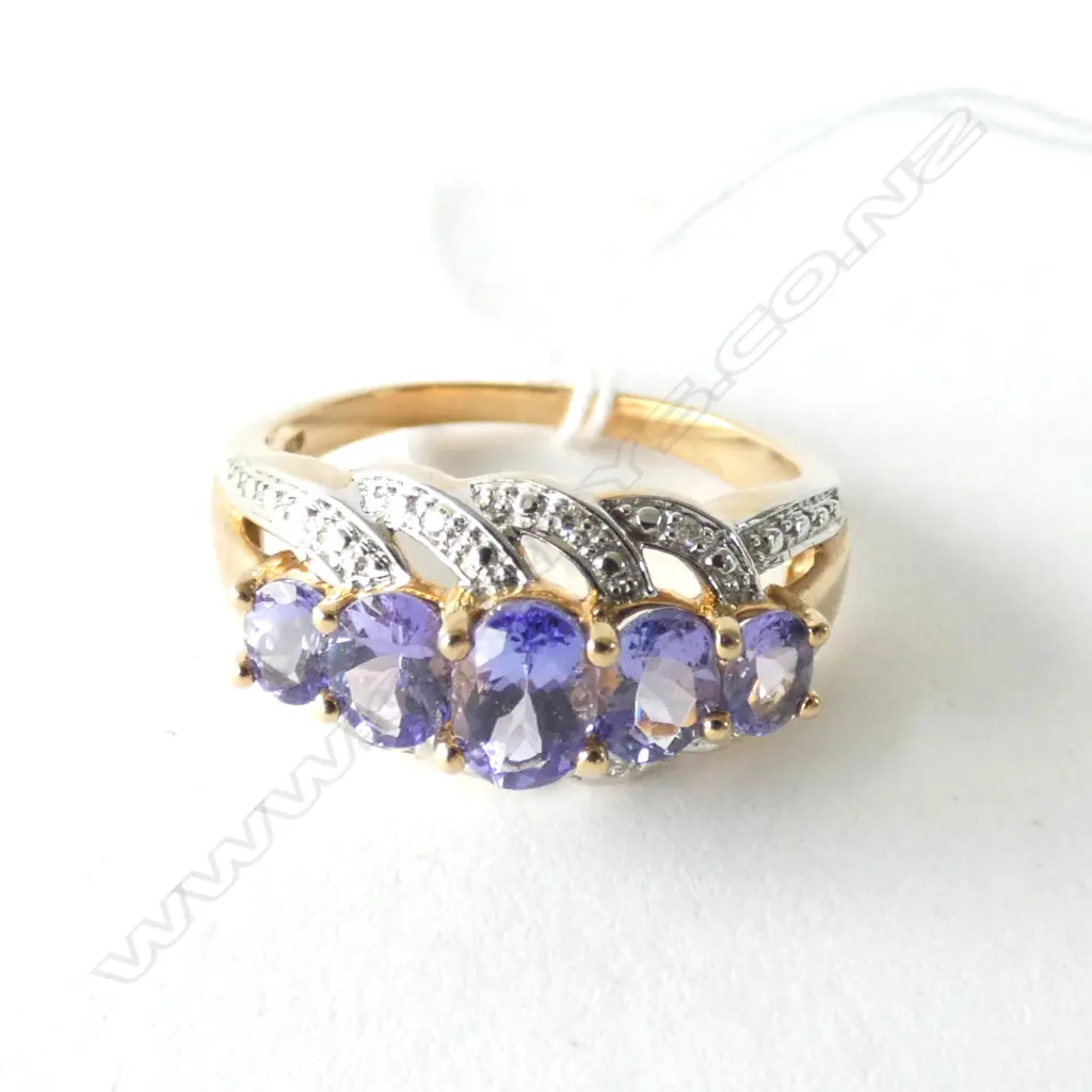 TANZANITE & DIAMOND RING 9CT GOLD Image 1++