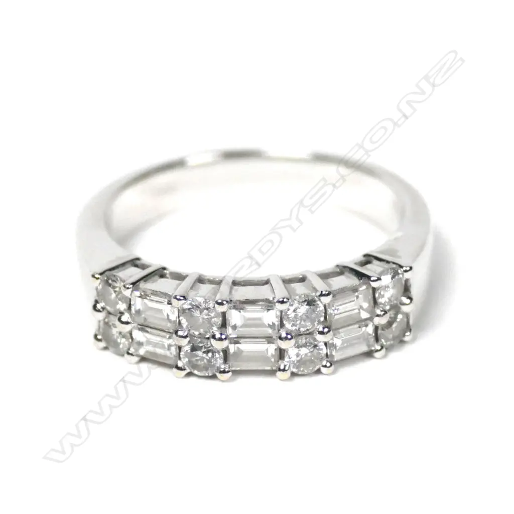 18ct W/GOLD 8 DIAMOND RING INS. $4500 Image 1++