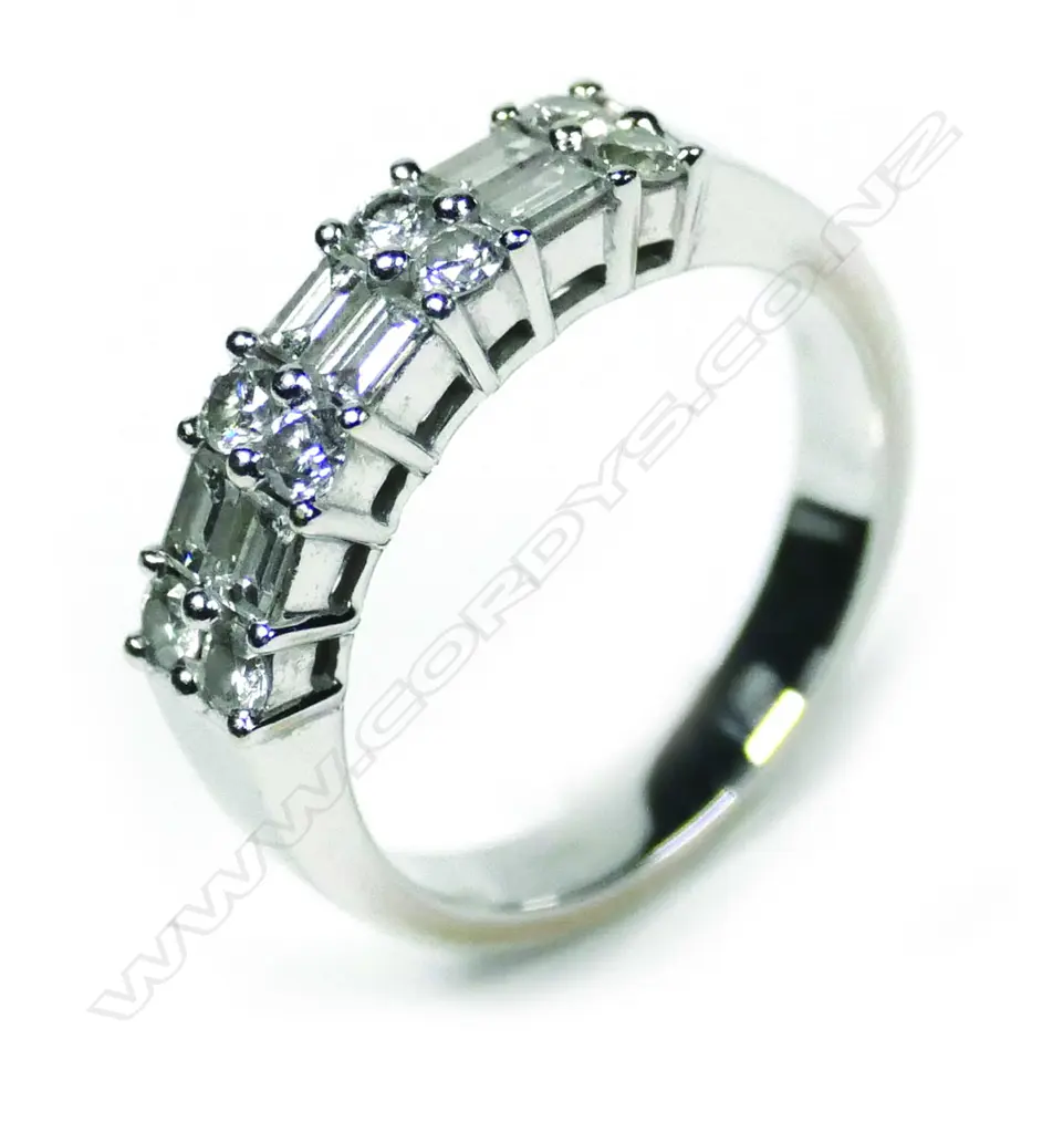 18ct W/GOLD 8 DIAMOND RING INS. $4500 Image 1++