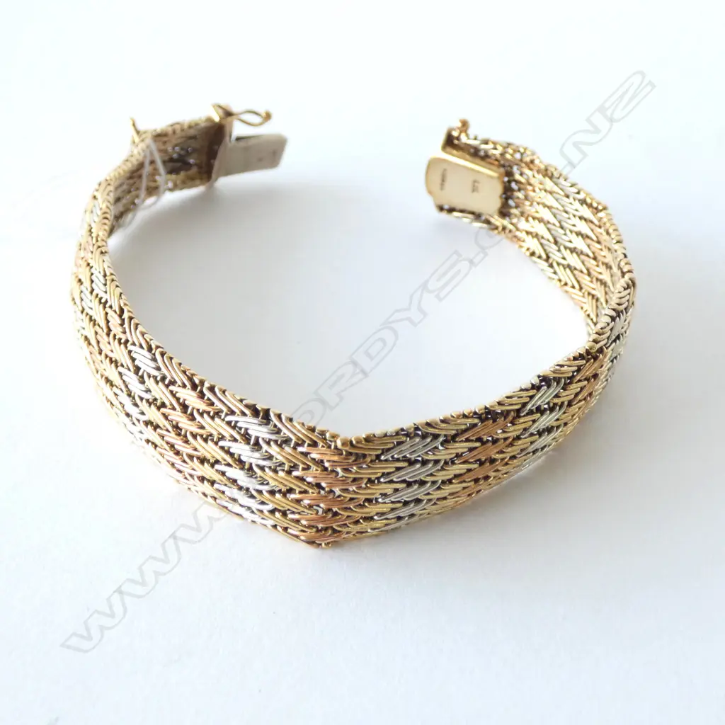 9CT TRICOLOUR GOLD MESH BRACELET (requires small repair) 22.4gm Image 1++