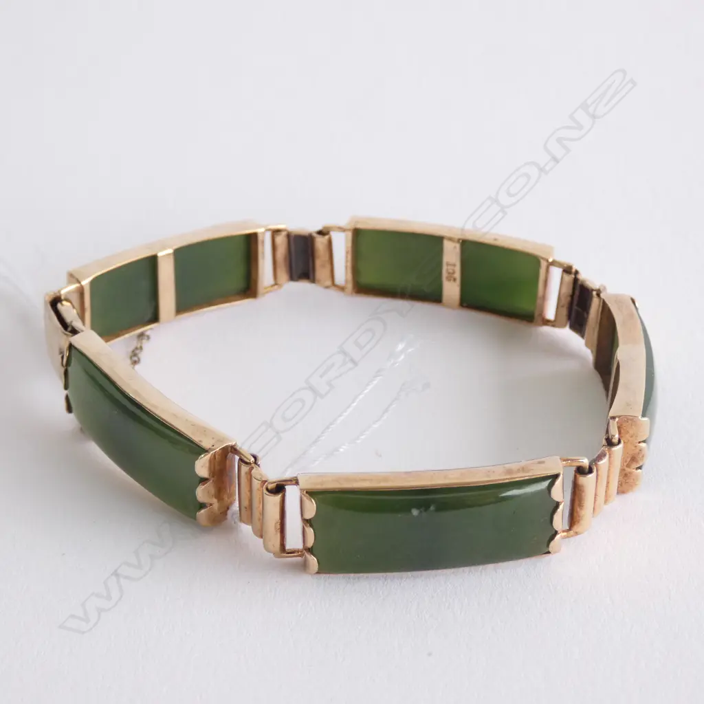 9CT GOLD AND POUNAMU BRACELET Image 1++
