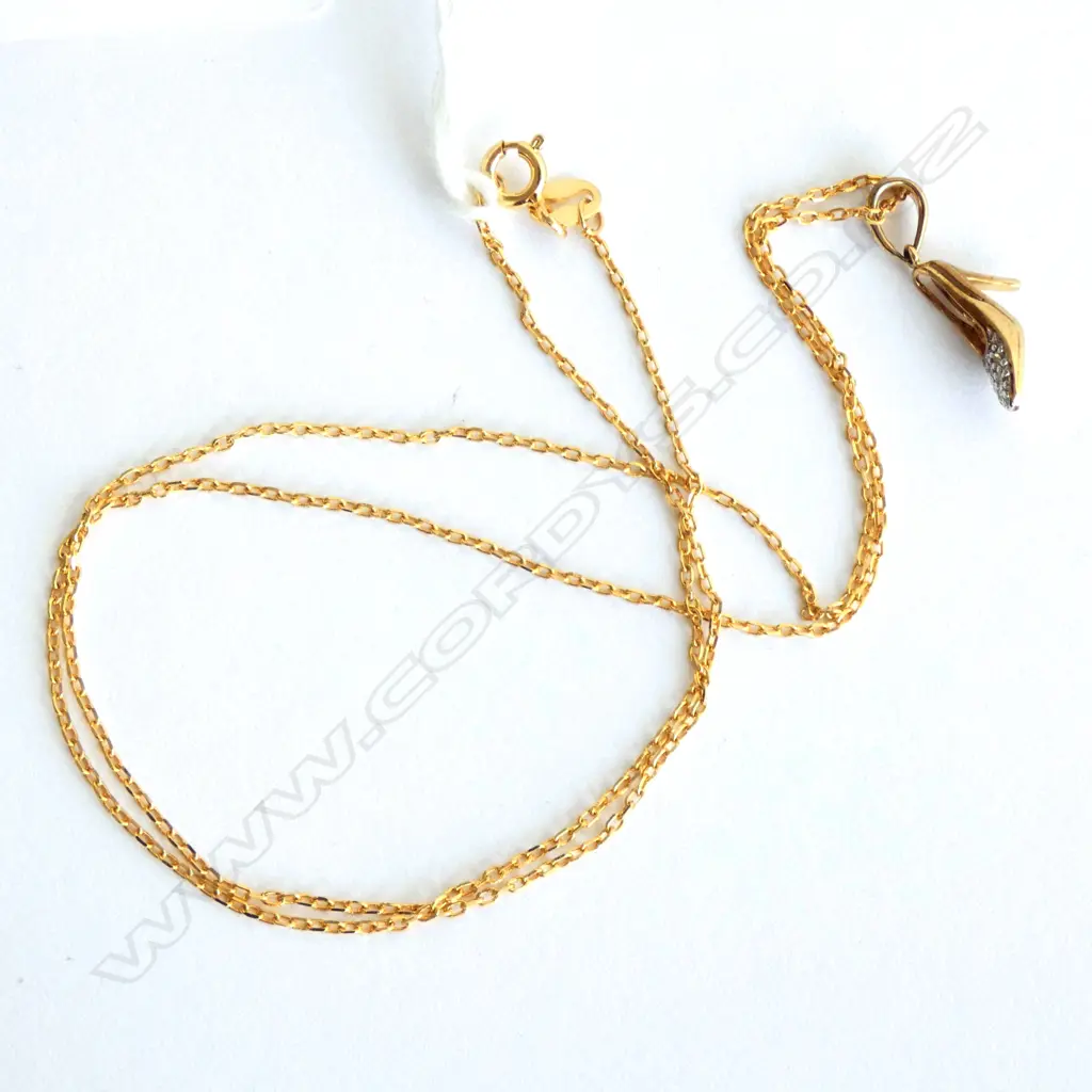 9CT Y.GOLD & DIAMOND HIGH HEEL SHOE PENDANT Image 1++