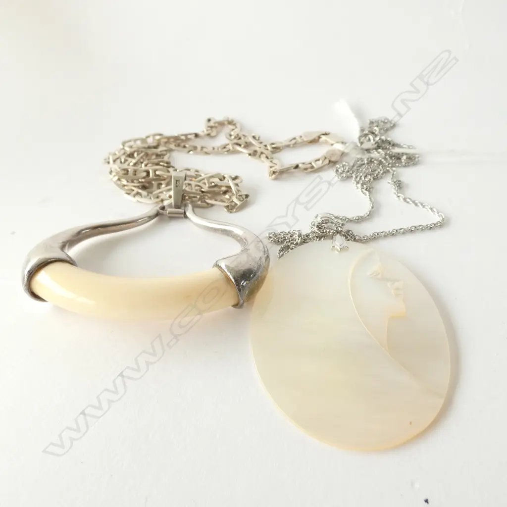 925 SILVER & BONE NECKLACE + 925 SILVER & MOP PENDANT Image 1++