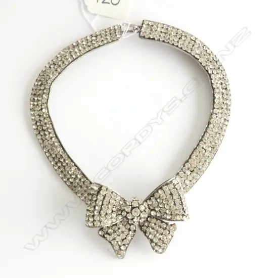 CHANEL COSTUME PASTE NECKACE IN ORIG. CASE