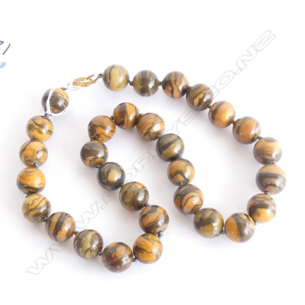 (To RTV) GEMSTONE NECKLACE 30 lge UNIFORM BEADS Image 1++