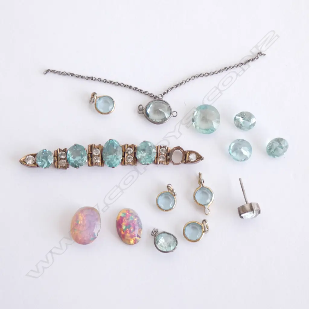 TWO SIMULATED OPALS & ASST CRYSTALS Image 1++