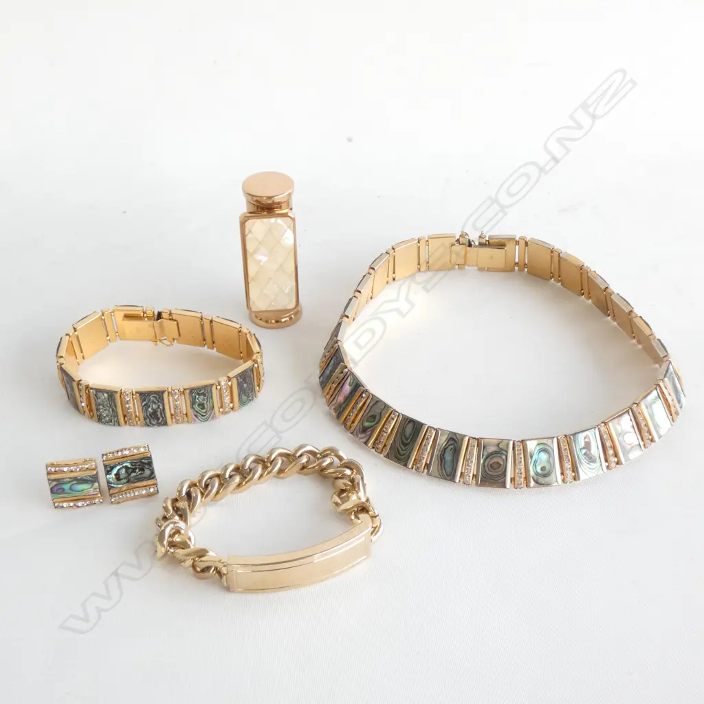 COLLECTION COSTUME JEWELLERY  Image 1++