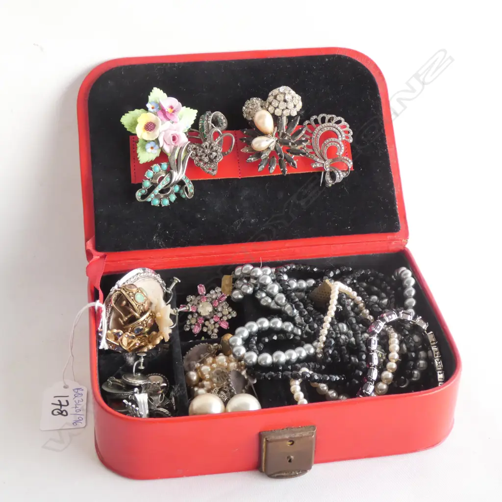 BOX ASST. COSTUME JEWELLERY  Image 1++