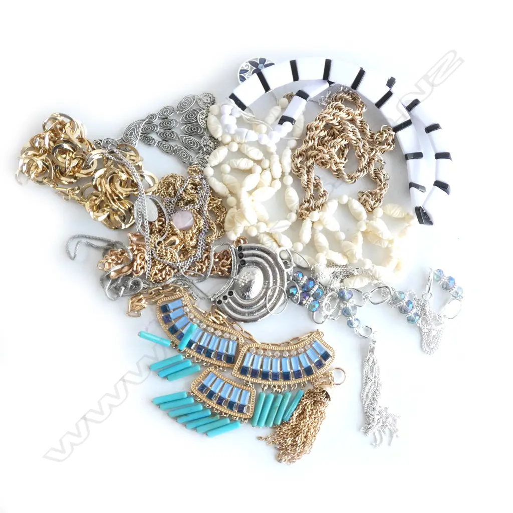 LG BAG ASSORTED QUALITY COSTUME JEWELLERY  Image 1++