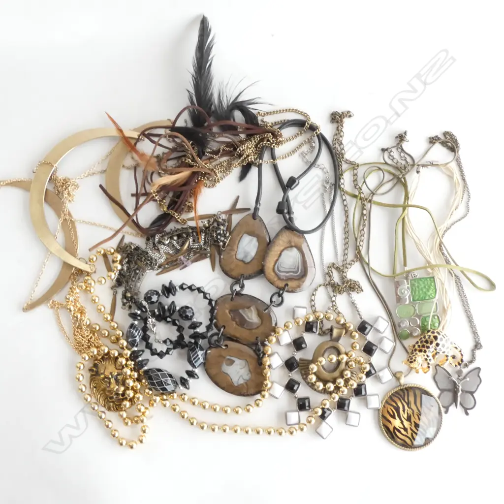 LG BAG ASSORTED QUALITY COSTUME JEWELLERY  Image 1++