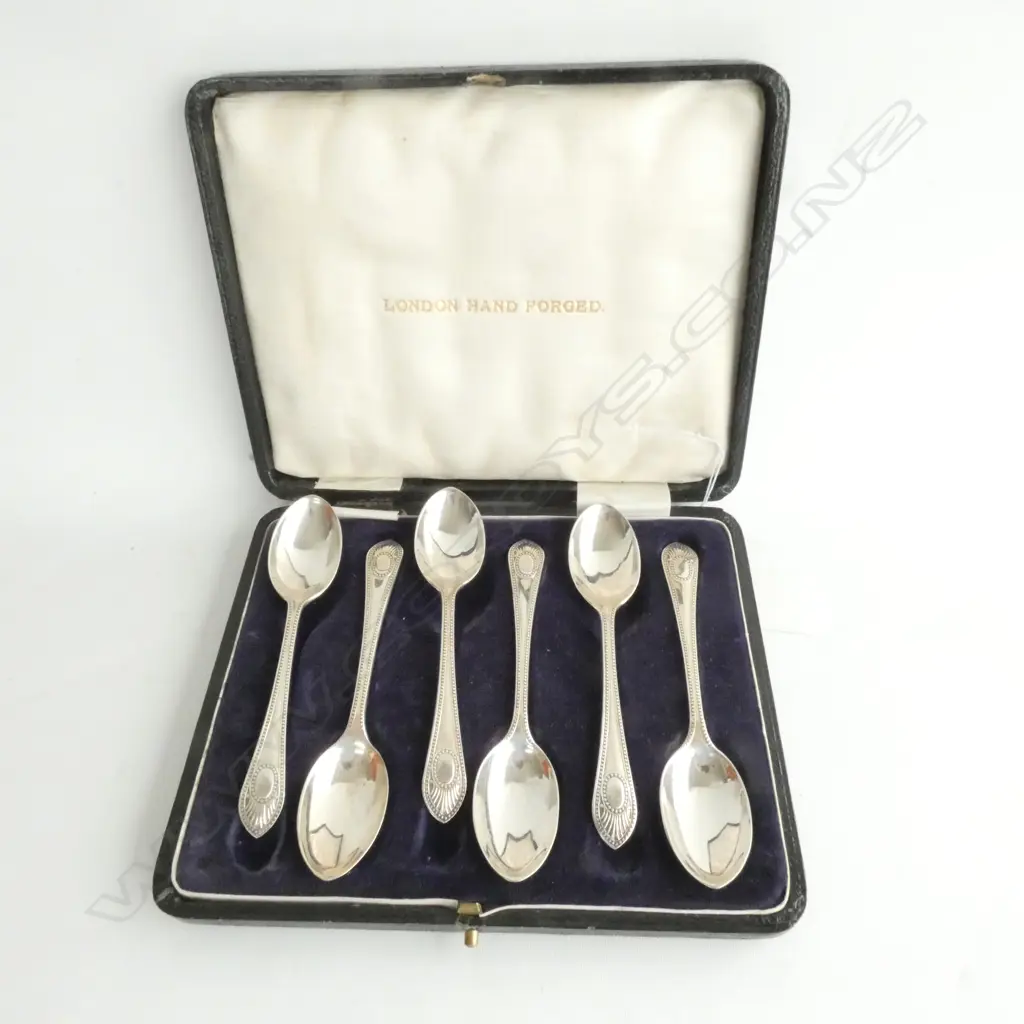 CASED SET OF 6 HAND FORGED STG SILVER COFFEE SPOONS, LONDON 1928, 114.GM Image 1++