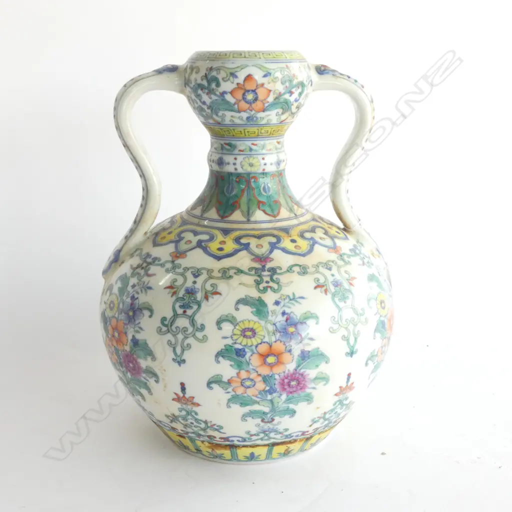 A CHINESE YONGZHENG STYLE 2 HANDLED VASE H 270 MM Image 1++