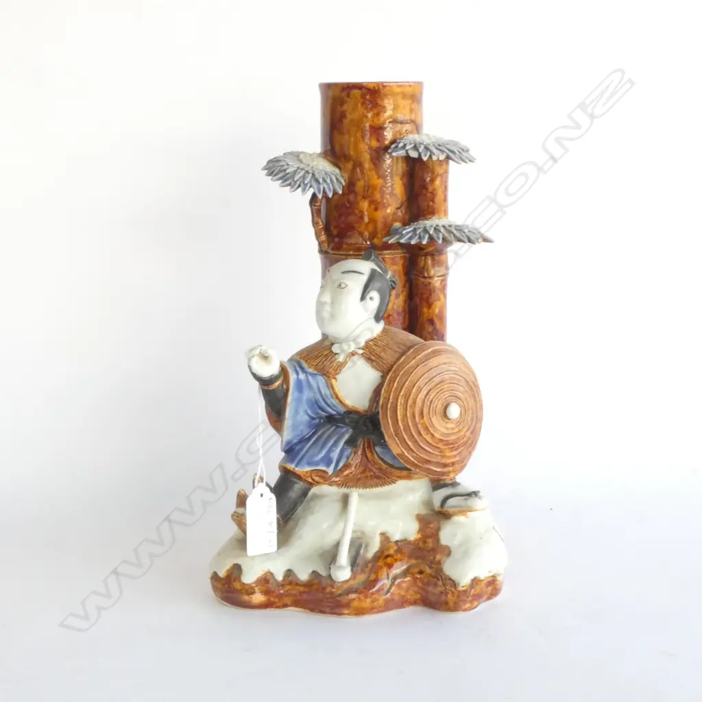 JAPAN FIGURED & BAMBOO VASE Image 1++