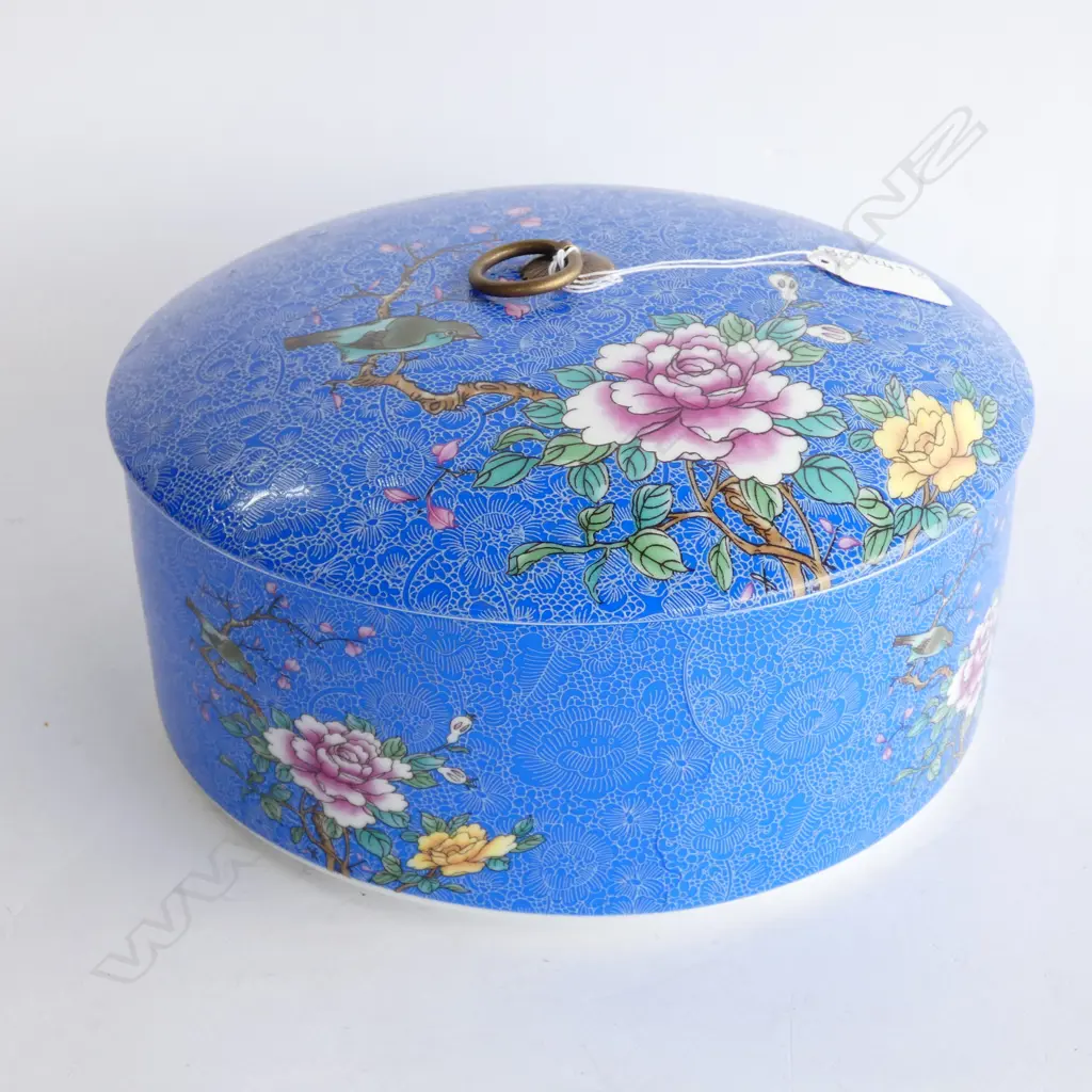 3 X 357 GMS PURE BRICK TEA IN BEAUTIFUL CERAMIC BOX (DIA.235MM) Image 1++
