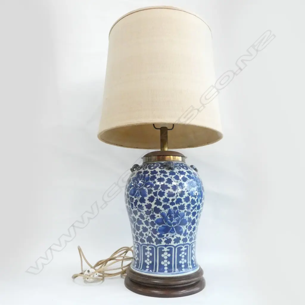 19thC CHINESE B & W JAR BASED TABLE LAMP H. 810MM Image 1++