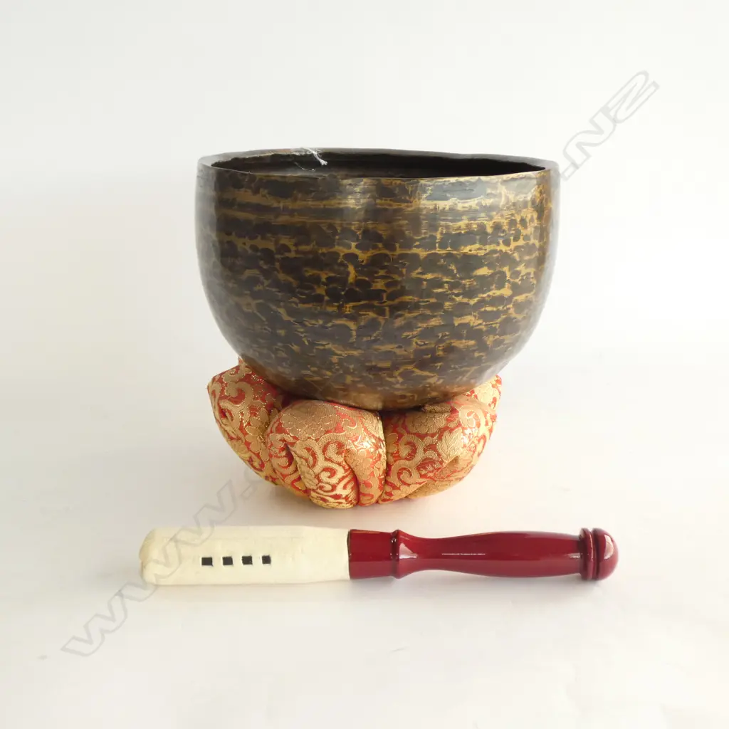 LG TIBETAN SINGING BOWL, DIA. 210MM Image 1++