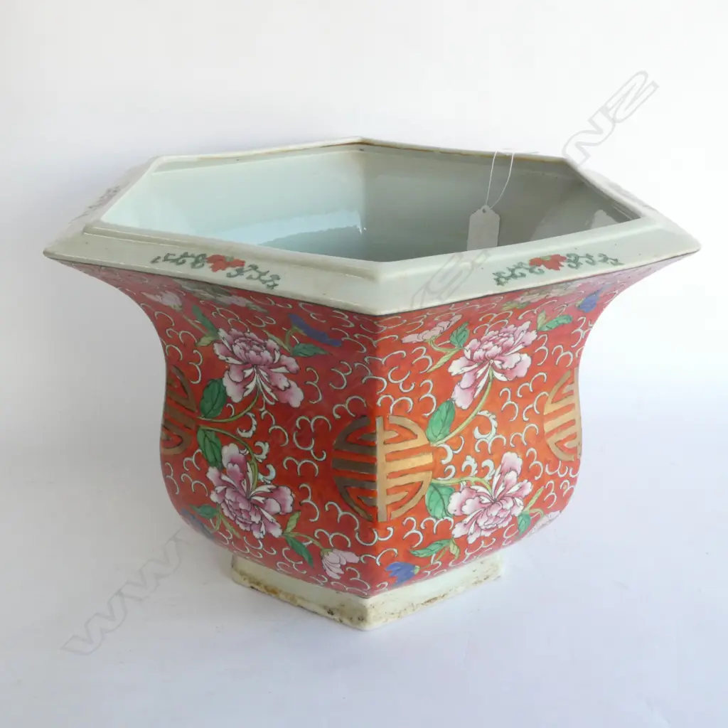 A LARGE HEXAGONAL QIANLONG STYLE CHINESE POT H 250 MM Image 1++