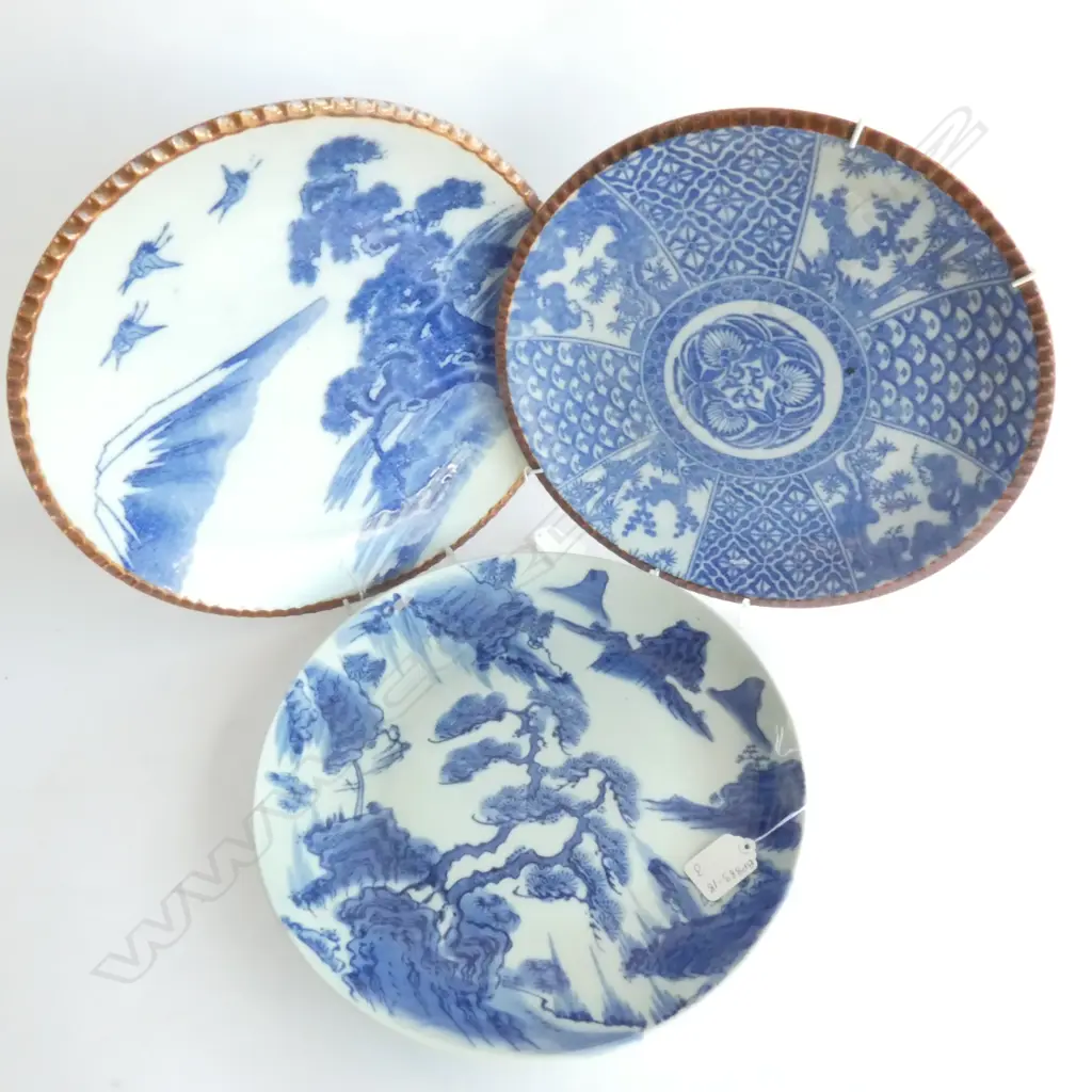 3 LGE BLUE & WHITE ORIENTAL PLATES, LARGEST, DIA. 310MM Image 1++