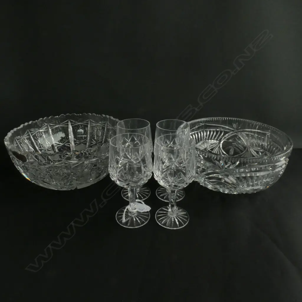 2 CRYSTAL BOWLS + 4 GLASSES  Image 1++