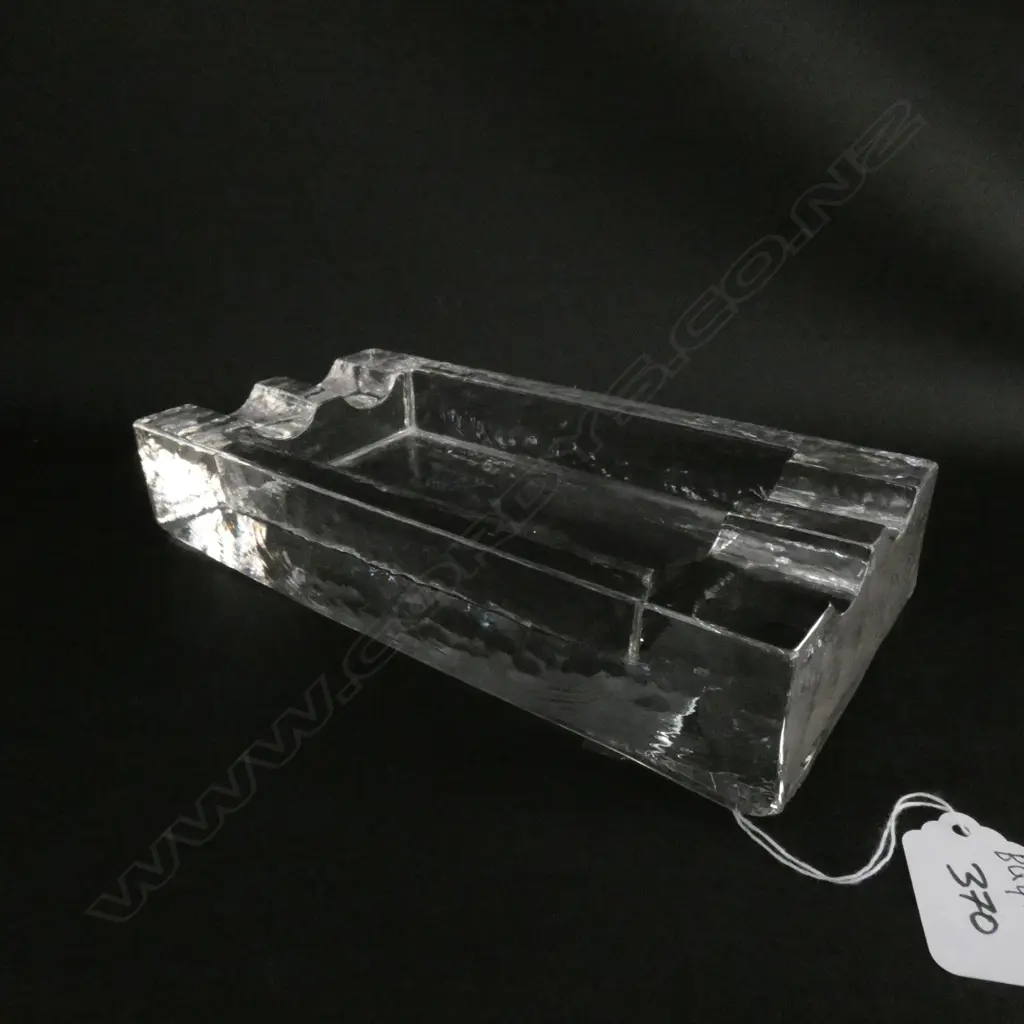 LINDSHAMMAR SWEDEN GLASS ASHTRAY SMALL CHIP TO CORNER D.230mm Image 1++
