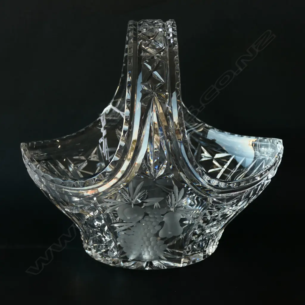 LG CUT GLASS & FRUIT ETCHED BASKET, 250 X 160 X H. 230MM Image 1++