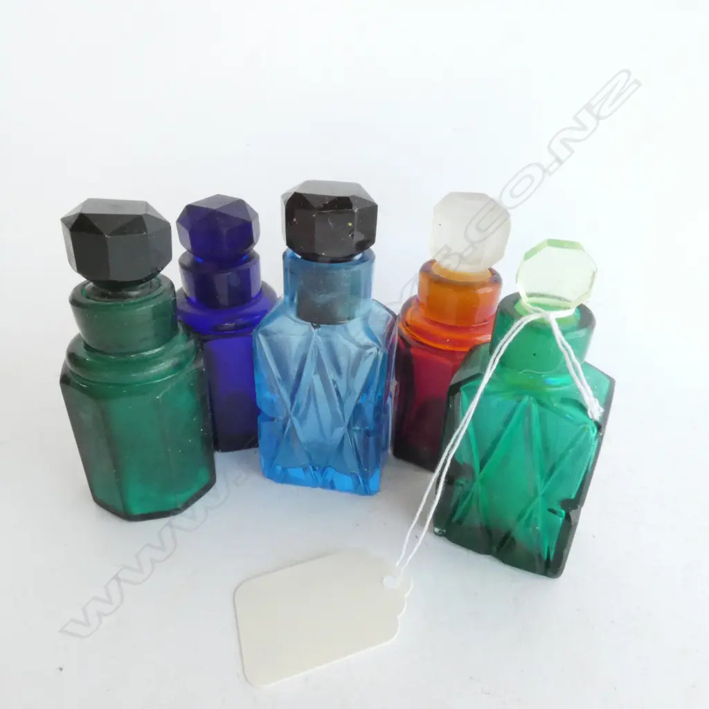 FIVE MULTI COLOURED VINTAGE SCENT BOTTLES, H. 70MM Image 1++
