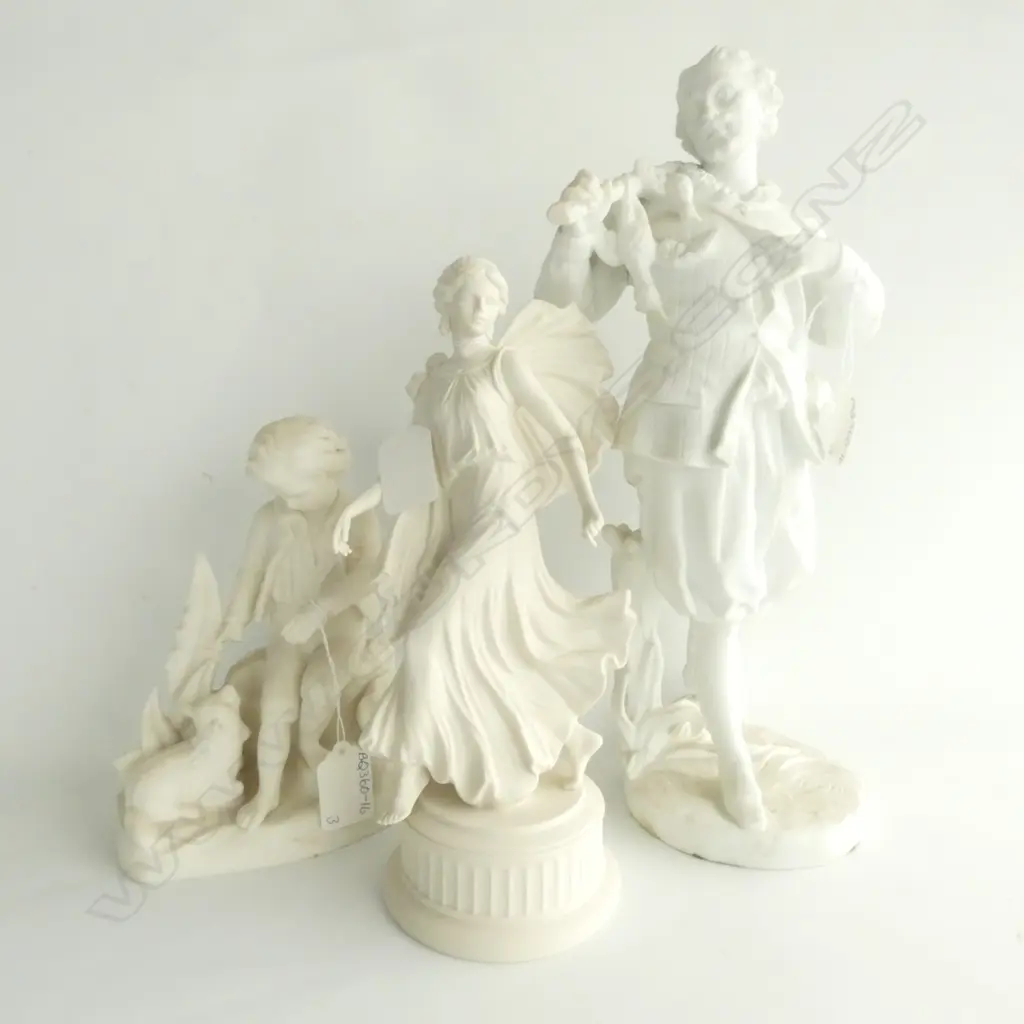 THREE PARIAN FIGURES, LARGEST  H. 335MM Image 1++
