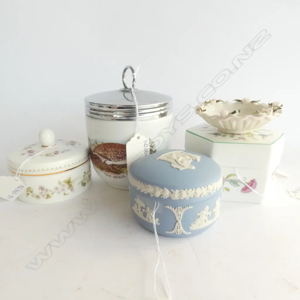 Lidded boxes Image 1++